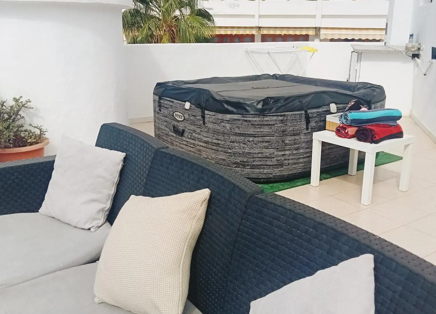 Penthouse Sea View Jacuzzy Terrace & Pool Apartment Playa Fanabe Spain