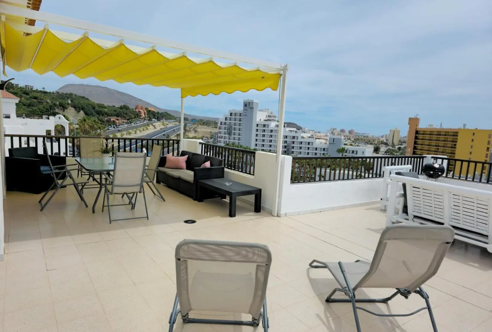 Penthouse Sea View Jacuzzy Terrace & Pool Apartment Playa Fanabe Spain